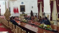 Presiden Jokowi menerima kunjungan Komisioner Tinggi HAM PBB Zeid Ra'ad Al Hussein di Istana (Liputan6.com/ Hanz Jimenez Salim)