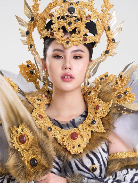 10 Pesona Zoe Levana Pakai Kebaya Pink-Gaun Bling Bling, Wakil