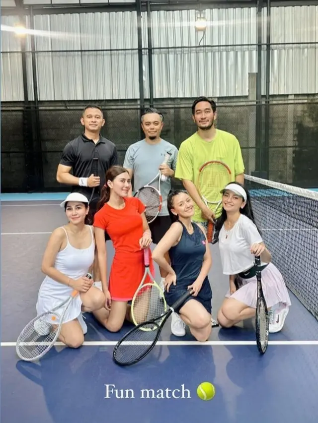 Potret Syahnaz Sadiqah dan Jeje Govinda latihan tenis bersama Valerie Tifanka, Nisya Ahmad, Andhika Rosadi dkk (Foto: instagram valtifanka)
