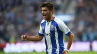 Pemain Portugal ini masih berusia 18 tahun tapi sudah mendapat pujian besar dari publik FC Porto musim ini. (sumber: fcporto.pt)