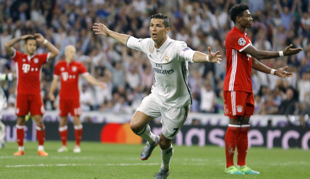 Cristiano Ronaldo merayakan golnya ke gawang Bayern Munchen pada leg kedua perempatfinal Liga Champions di Santiago Bernabeu stadium, Madrid, (18/4/2017). Real Madrid menang 4-2. (AP/Francisco Seco)