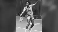 Petenis Amerika Serikat Arthur Ashe, pria afrika-amerika pertama yang memenangi kejuaraan tenis US Open dan Wimbledon (Nationaal Archief Fotocollectie Anefo / Wikimedia / Creative Commons)