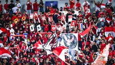Suporter&nbsp;Indonesia membuat koreografi saat memberikan dukungan kepada Timnas Indonesia U-23 pada laga perempat final Piala Asia U-23 2024 melawan Korea Selatan U-23 di Abdullah bin Nasser bin Khalifa Stadium, Qatar, Jumat (26/04/2024) WIB. (Dok. AFC)