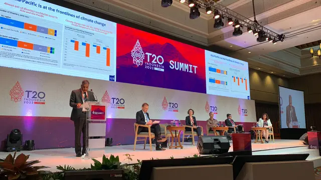 Plenary Session 2 di KTT T20 yang digelar di Nusa Dua, Bali pada (5/9) memberikan pandangan soal pentingnya transisi energi. (Liputan6/Benedikta Miranti T.V)