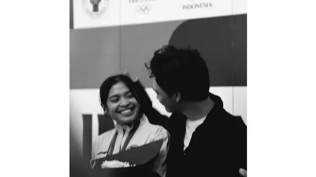 6 Potret Mikha Angelo Rayakan Ultah Gregoria Mariska di Paris, Jadi Kado Terindah