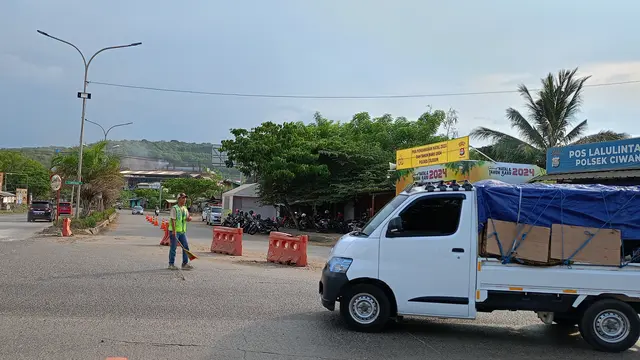 Kondisi lalu lintas di Simpang JLS-Ciwandan. (Minggu, 31/12/2023).