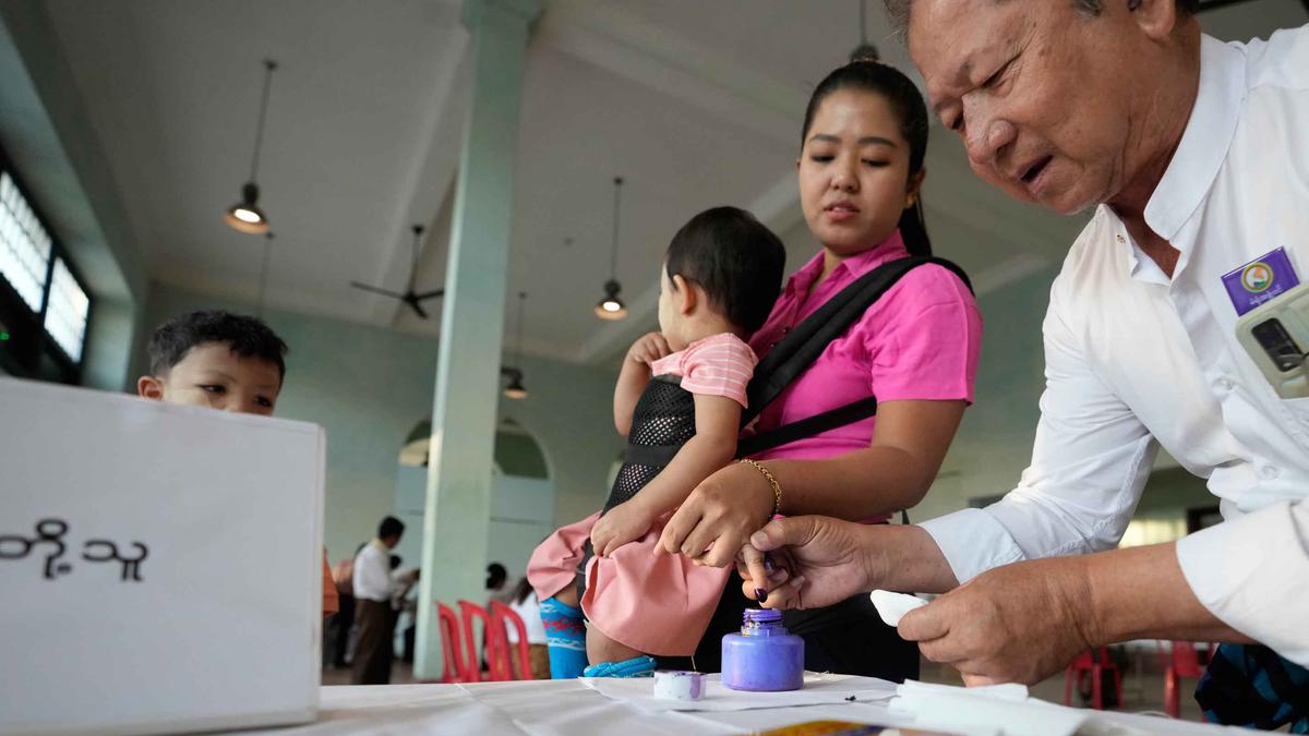 Partai Pro-Militer Myanmar Klaim Menang Pemilu