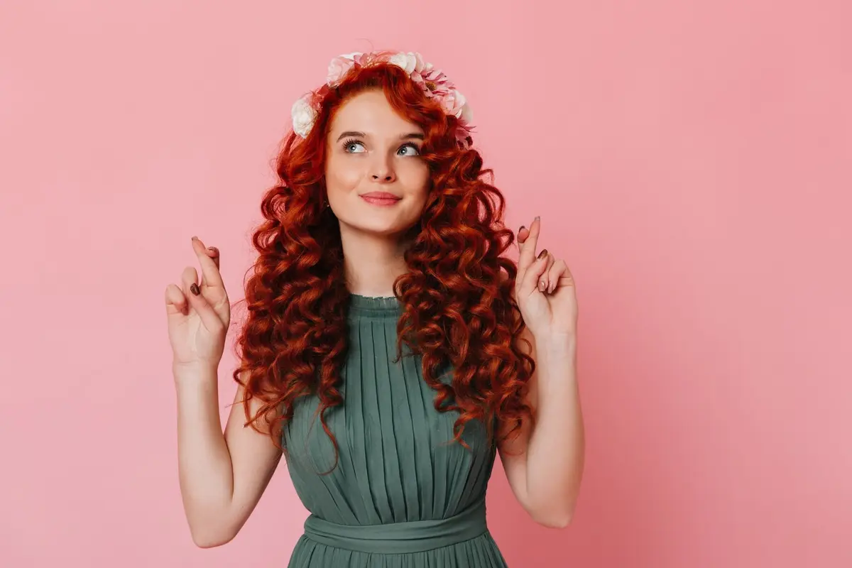 Ilustrasi rambut berwarna/freepik.com/lookstudio
