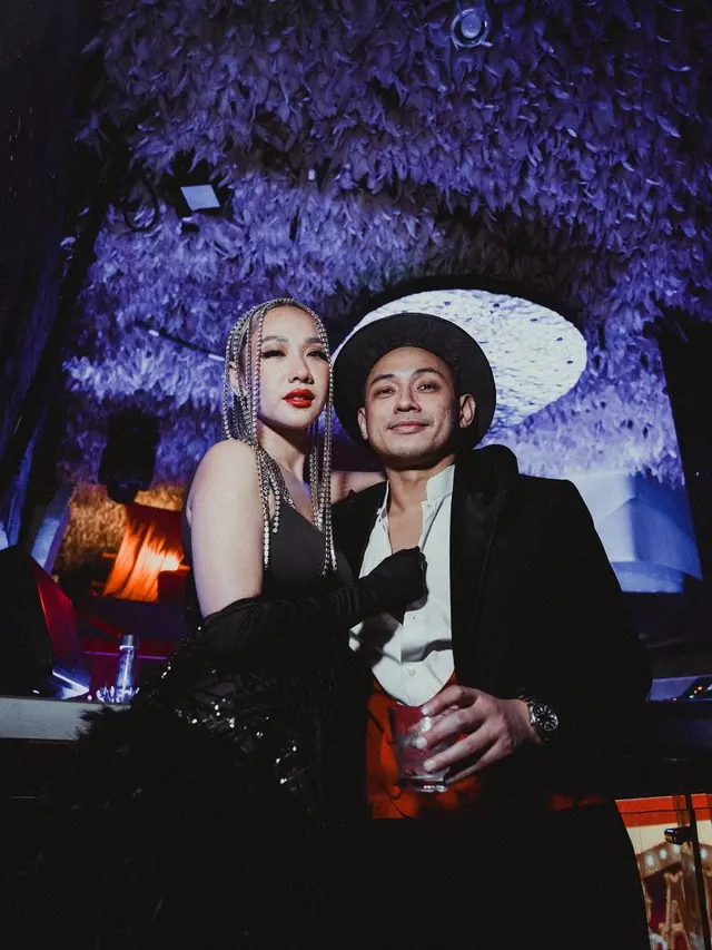 Gaya Bucin Romantis Bunga Citra Lestari dan Tiko Aryawardhana Selama Setahun Menikah, Dari Berwastra hingga Berbusana Muslim