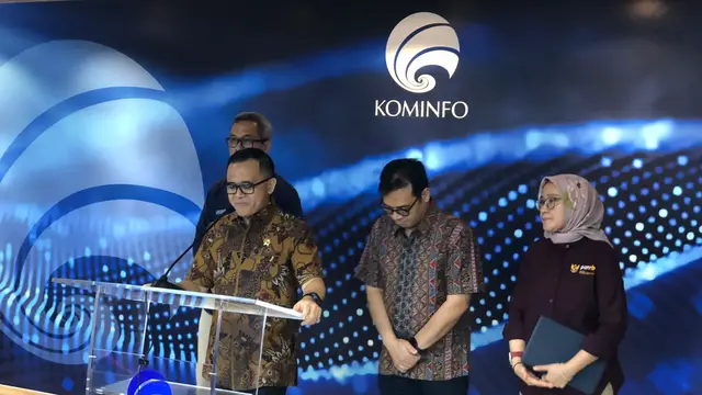Menteri Pendayagunaan Aparatur Negara dan Reformasi Birokrasi (PANRB) Abdullah Azwar Anas dalam konferensi pers soal IKN di kantor Kominfo, Jakarta, Rabu (17/4/2024). (Tira/Liputan6.com)
