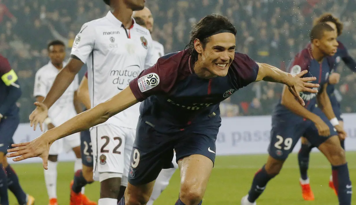 1. Edinson Cavani (Paris-Saint-Germain) - 13 Gol (2 Penalti). (AP/Michel Euler)