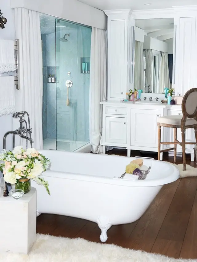 Mengintip Indahnya Kamar Mandi Miranda Kerr