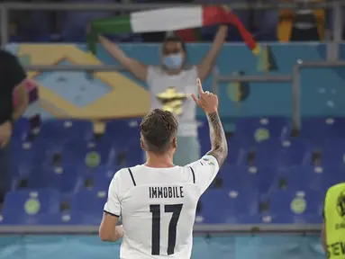 Pemain Timnas Italia, Ciro Immobile menyumbangkan satu dari tiga gol yang diraih Timnas Italia saat melawan  Timnas Turki. Dua gol lainnya dicetak oleh gol bunuh diri Merih Demiral dan Lorenzo Insigne. (Foto: AP/Pool/Alberto Lingria)