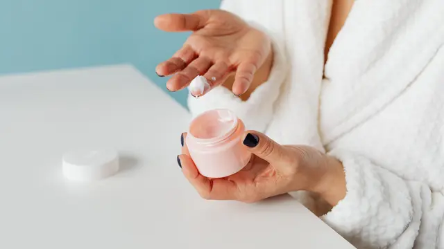 Jenis Kulit Berminyak juga Membutuhkan Produk Pelembap