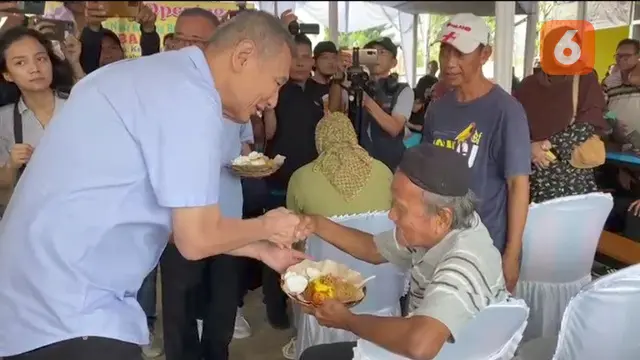 M Jusuf Hamka saat mengahdiri peluncuran cabang ke-24 nasi kuning Babah Alun di Cibadak, Kabupaten Sukabumi (Liputan6.com/Fira Syahrin).