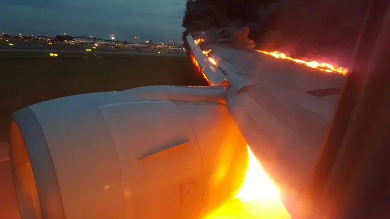 Singapura Airlines  SQ368  Terbakar