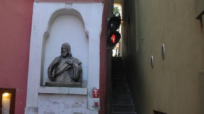 Vinarna Certovka (sumber: thevintagenews)