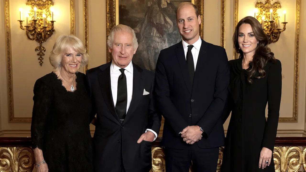 Potret Keluarga Pertama Raja Charles III dan Pangeran William Sebelum Pemakaman Ratu Elizabeth II