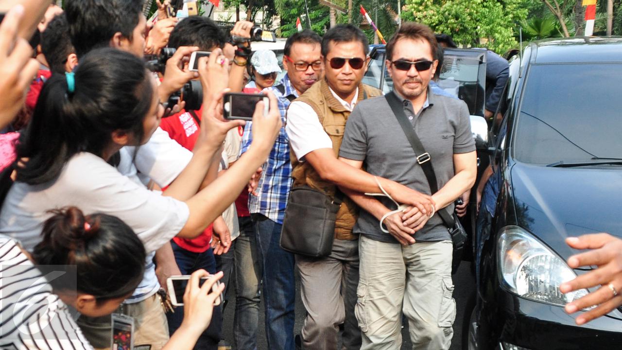 Lengkapi Barang Bukti, Polisi Geledah Rumah Aa Gatot