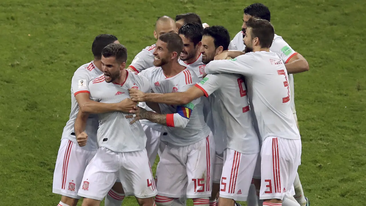 FOTO: Cristiano Ronaldo Hattrick, Portugal Tahan Imbang Spanyol