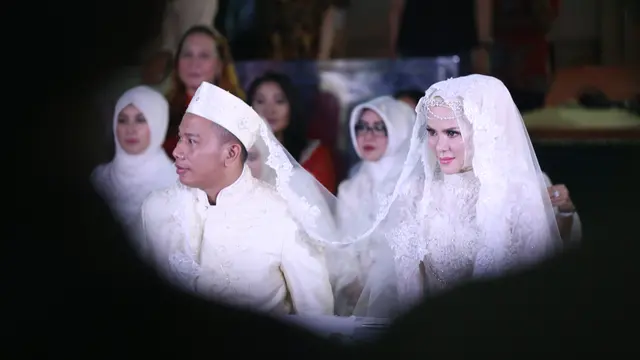 [Bintang] Vicky Prasetyo dan Angel Lelga