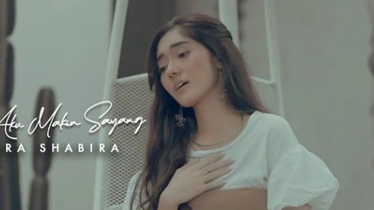 Keira Shabira - Saat Aku Makin Sayang