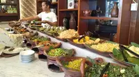 Kejutan Makan Gratis Kepala Manyung Bu Fat Di HUT Jakarta. foto: istimewa