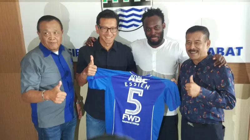 Persib Bandung perkenalkan Michael Essien 