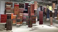 Pameran kain I Am Indonesian Future: Aku dan Kain oleh Oscar Lawalata dan Glenn Prasetya. (Liputan6.com/Putu Elmira)