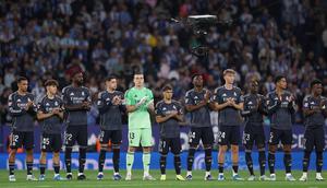 Real Madrid tercatat terpaut 11 poin dari Barcelona di klasemen Liga Spanyol dalam 4 laga tersisa. (AFP/Josep Lago)