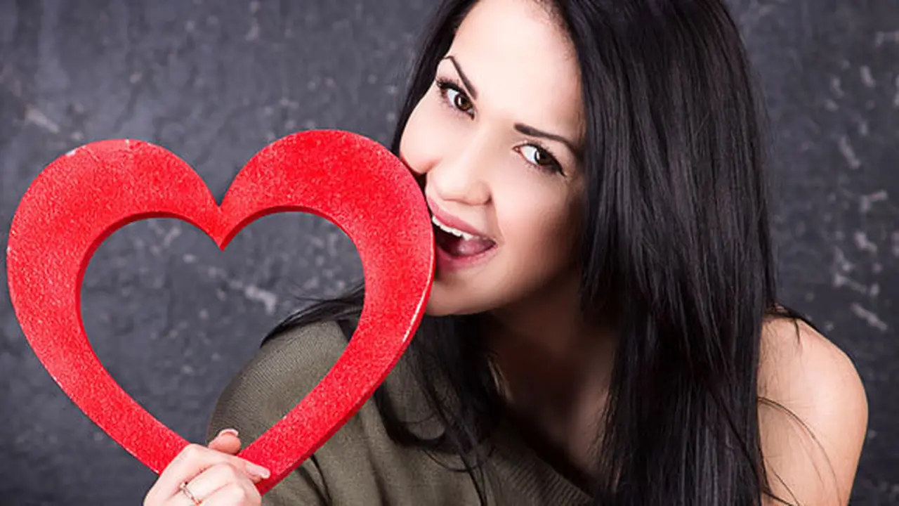 (c) shutterstock