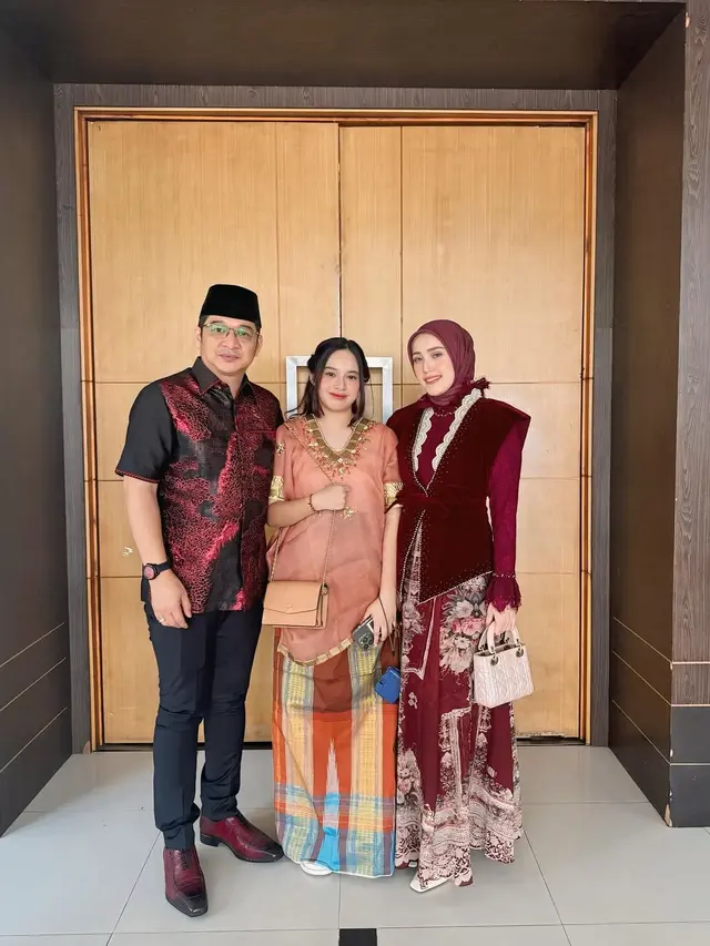 6 Potret Pasha Ungu dan Adelia Kondangan di Palu, Shakiena Azalea Curi Perhatian