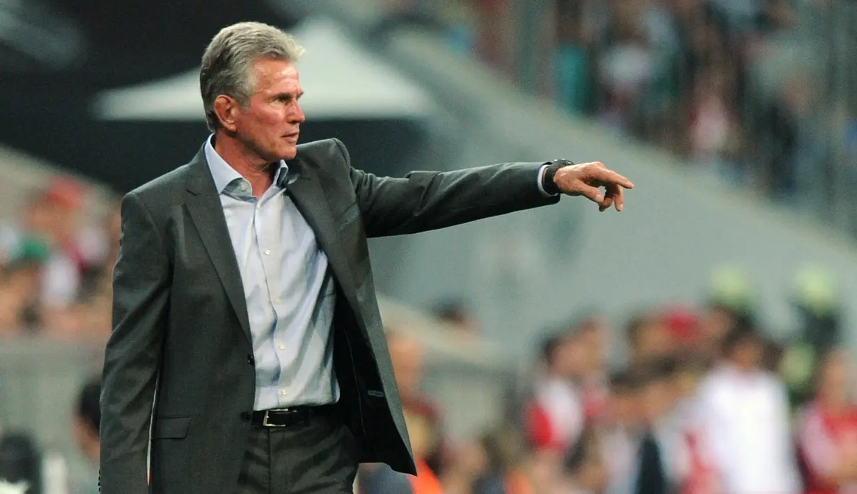 Jupp Heynckes. Didatangkan Real Madrid pada awal musim 1997/1998 dari Tenerife. Meski hanya semusim di Real Madrid, ia langsung mempersembahkan trofi Liga Champions untuk Real Madrid usai mengalahkan Juventus 1-0 dalam partai final di Amsterdam Arena, 20 Mei 1998. (AFP/Christof Stache)