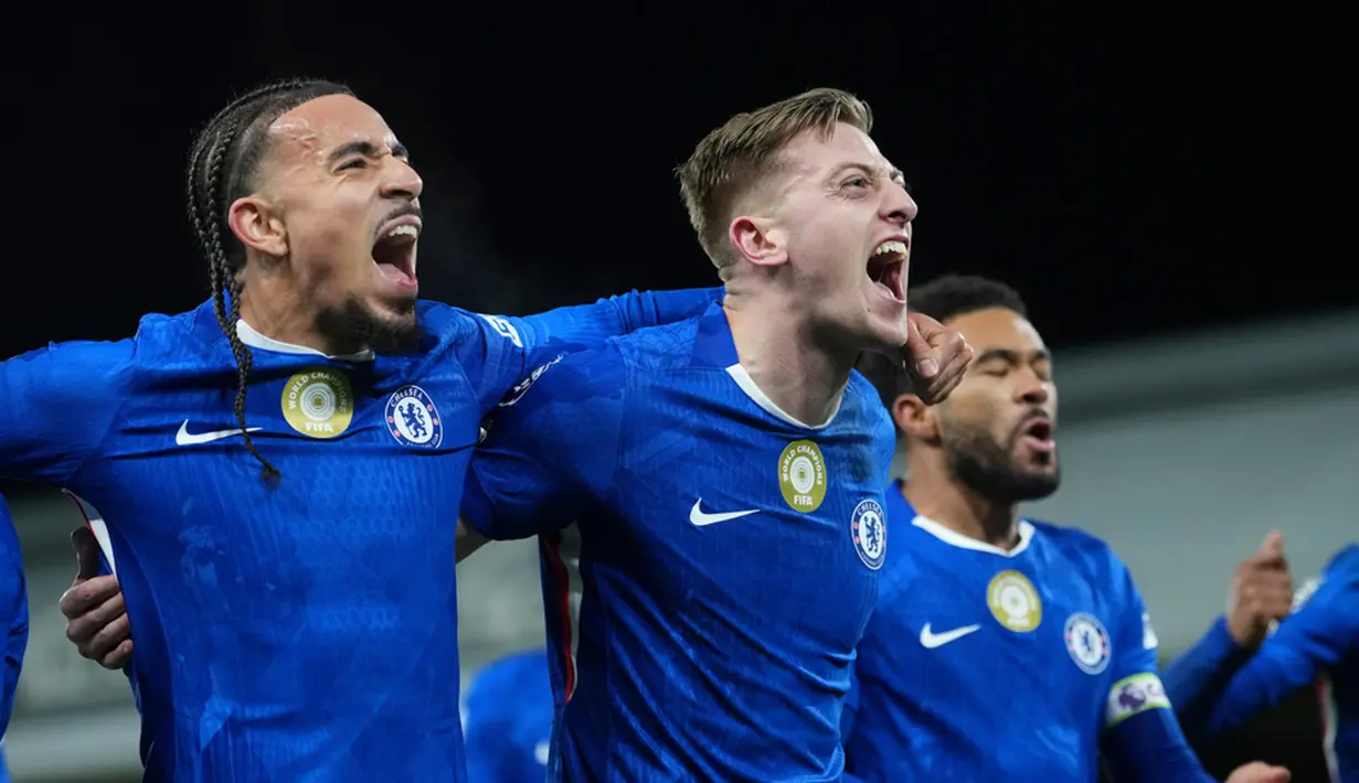 Dua gol kemenangan Fulham dicetak oleh Raul Jimenez dan Harry Wilson. Chelsea sempat menyamakan kedudukan melalui Liam Delap. (AP Photo/Dave Shopland)