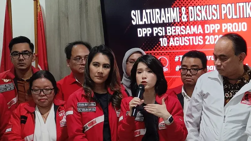 Sejumlah elite Partai Solidaritas Indonesia (PSI) menyambangi kantor Dewan Pimpinan Pusat (DPP) Pro Jokowi (Projo) pada Kamis sore 10 Agustus 2023.