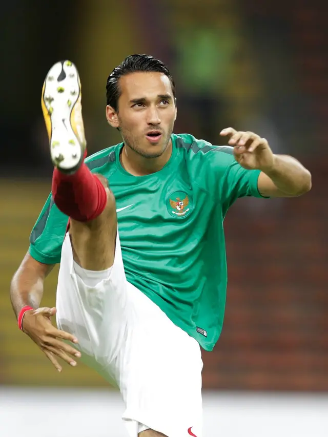 Ezra Walian
