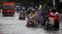 [VIDEO] Semarang Banjir, Aktivitas Ekonomi Lesu
