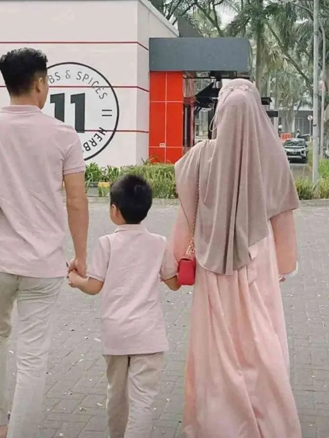 6 Potret Keluarga Baru Larissa Chou, Anak Ubah Panggilan Om Jadi Papa