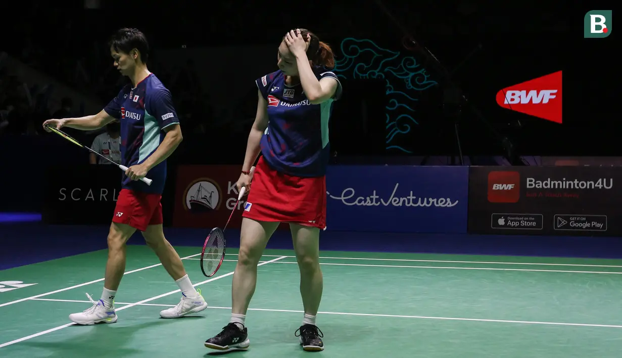 Zheng/Huang mengalahkan wakil Jepang Yuta Watanabe/Higashino Arisa dua gim langsung 21-14 dan 21-16. (Bola.com/Bagaskara Lazuardi)