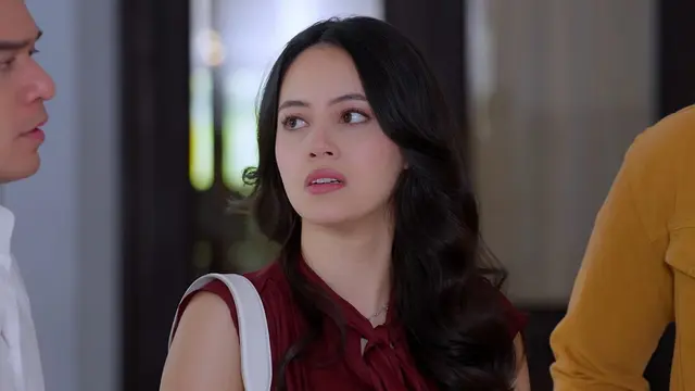 Di Antara Dua Cinta