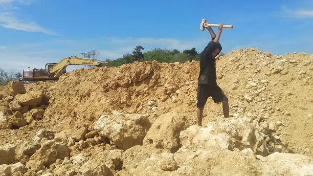 Sejumlah lokasi lahan di Kota Kendari dan sekitarnya, dibuka dan dijadikan perumahan. (Liputan6.com/Ahmad Akbar Fua)