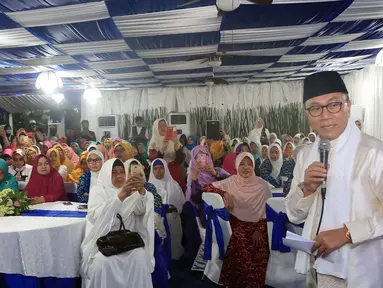 Ketua MPR Zulkifli Hasan memberikan sambutan dihadapan Badan Musyawarah Organisasi Islam Wanita Indonesia (BMOIWI) dan perwakilan ormas Islam perempuan di Rumah Dinas Ketua MPR, Jakarta, Selasa (29/5). (Liputan6.com/Johan Tallo)