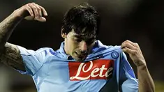 Napoli's Ezequiel Lavezzi of Argentina reacts during their Series A football match against Juventus at Turin's Olympic Stadium on February 28, 2009. AFP PHOTO/ Filippo MONTEFORTE 