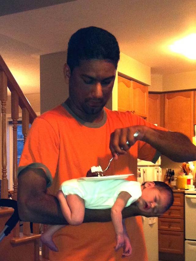 10 Kelakuan Bapak-Bapak saat Diminta Jaga Anak Ini Bikin Geleng Kepala