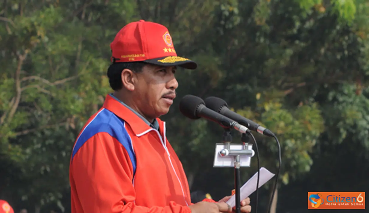 Citizen6, Jakarta: Panglima TNI Laksamana TNI Agus Suhartono membuka Pertandingan Olahraga Umum dan Menembak Piala Panglima TNI 2012, di GOR Ahmad Yani Mabes TNI Cilangkap, Jakarta Timur, Selasa (16/10). (Pengirim: Badarudin Bakri).