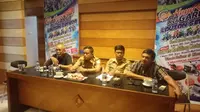 Nampak panitia 'Hayu Picnic ka Garut Lautan Sepeda' tengah melaksanakan konperensi pers dengan media (Liputan6.com/Jayadi Supriadin)