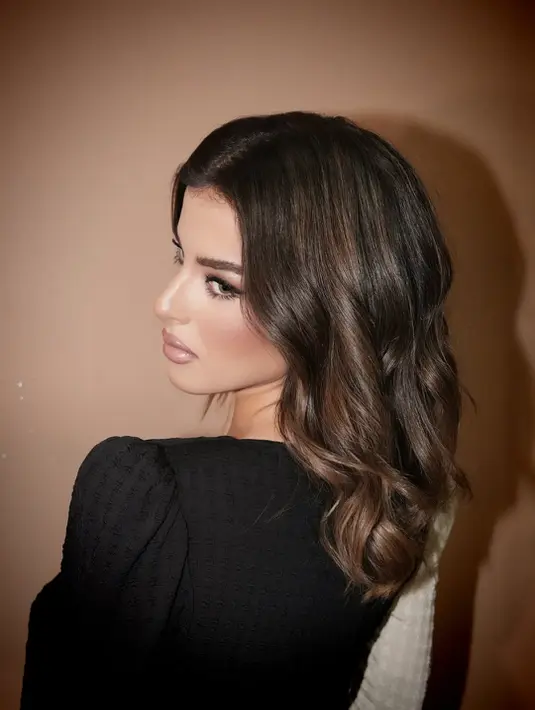 Seperti yang terlihat pada Tasya, rambut bisa menjadi signature style yang meninggalkan kesan tak terlupakan. [@tasyafarasya].