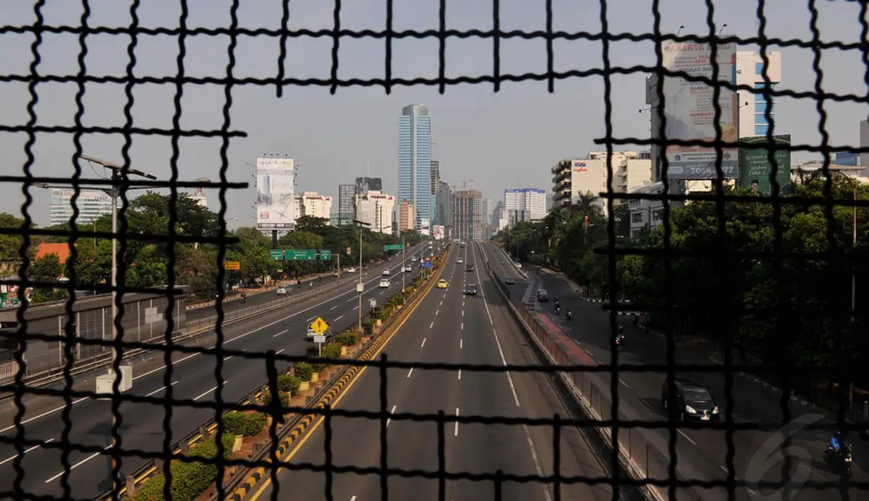 Kondisi ini tentu berbeda dengan situasi sehari-hari, termasuk akhir pekan, Jakarta, (5/10/14). (Liputan6.com/Johan Tallo)