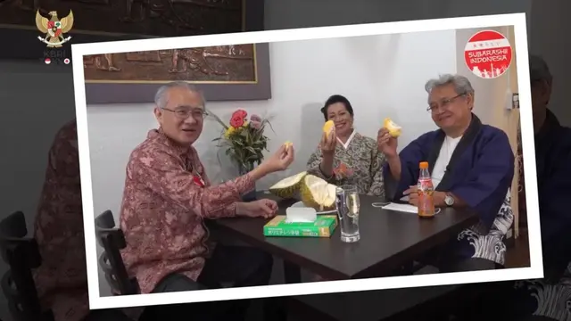 Dubes RI untuk Jepang Heri Akhmadi dan Nuning Akhmadi menjamu mantan Duta Besar Jepang untuk Indonesia Masafumi Ishii, di warteg Monggo Moro di Shinjuku, Tokyo. (Photo credit: KBRI Tokyo)