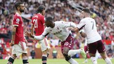 Manchester United harus menelan pil pahit kala dipermalukan Aston Villa pada laga pekan keenam Liga Inggris 2021/2022 di Stadion Old Trafford, Sabtu (25/9/2021). (AP/Jon Super)